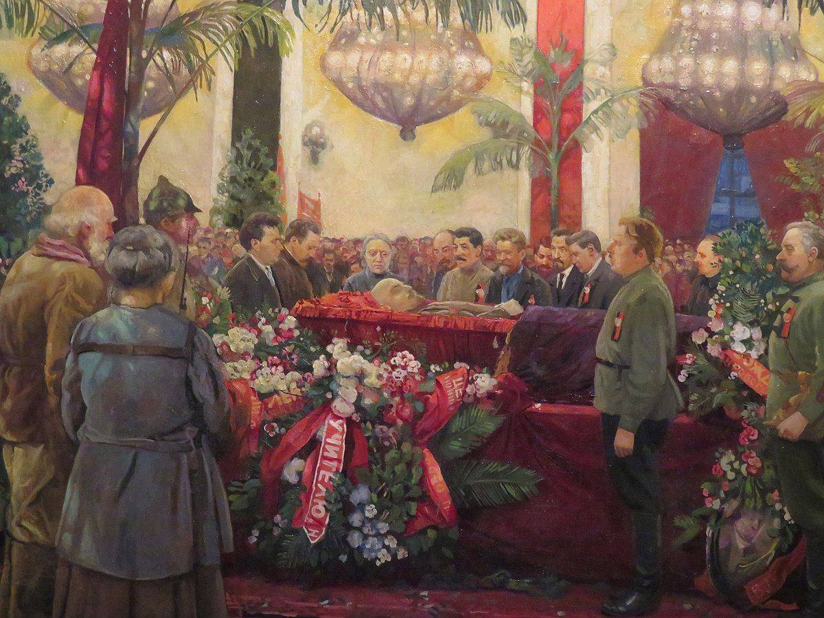 «В. И. Ленин на фоне Кремля» (1924). Сталин 1924 у гроба Ленина.